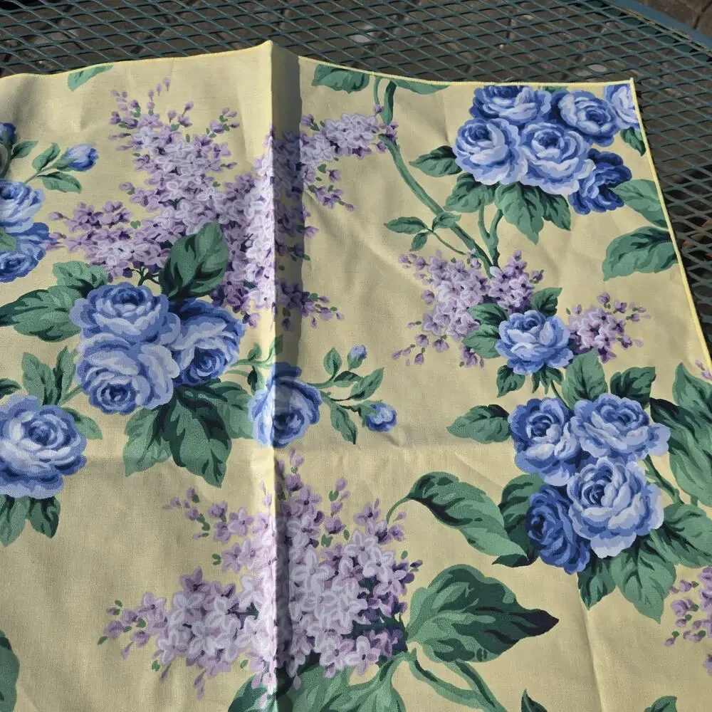 longaberger‎ Table Square Napkin Lilac Rose 24